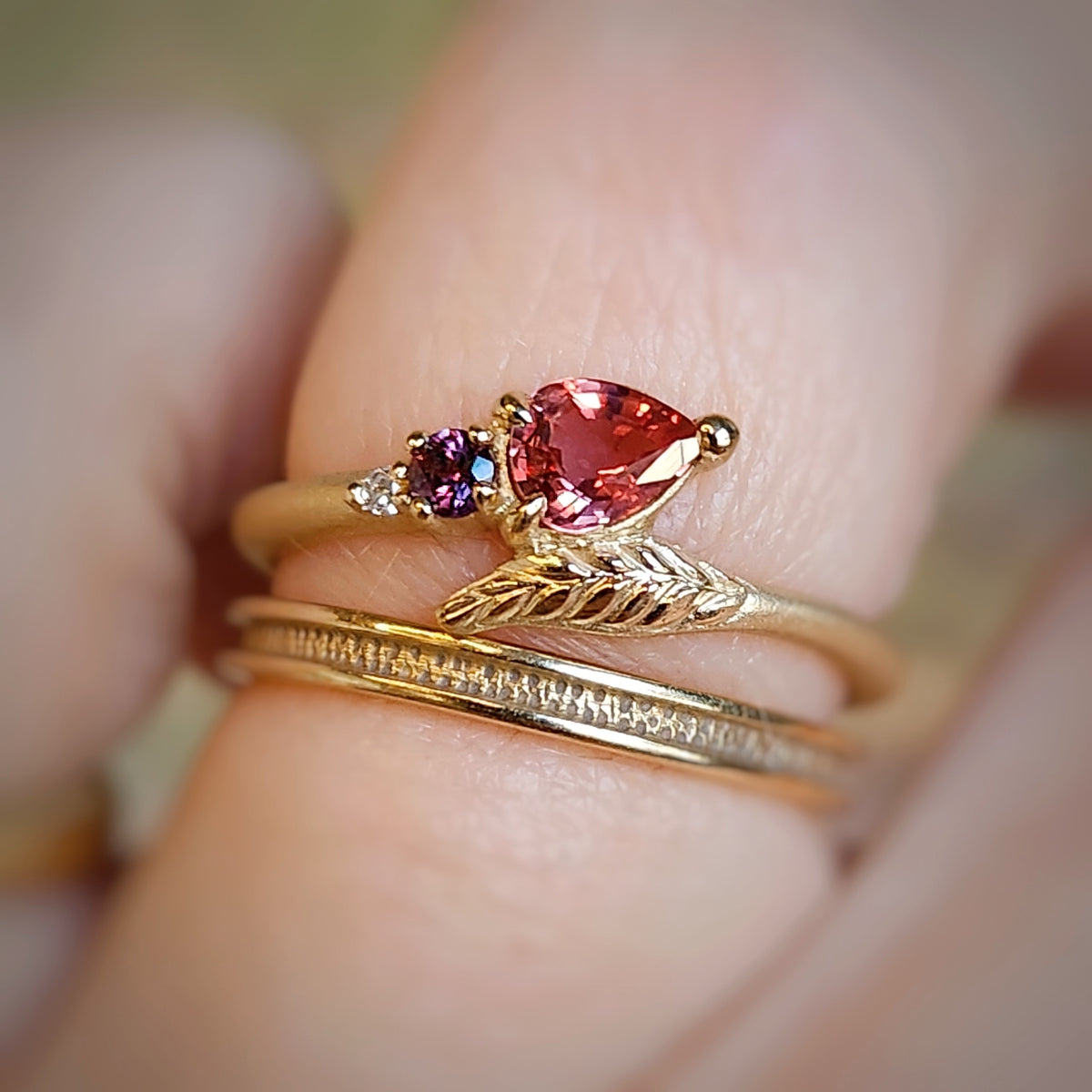 Evergreen Sinu Ring - Apricot and Pink Sapphire