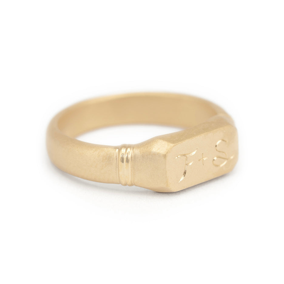 Hand Engraved Men&#39;s Wedding Band in Yellow Gold with Detailing Side View