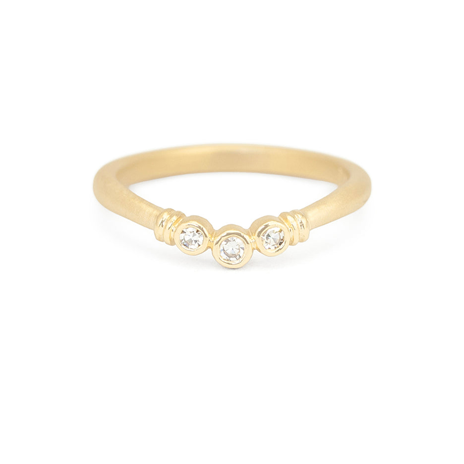 Diamond Bezel V Guard in Yellow Gold with Detailing Front View