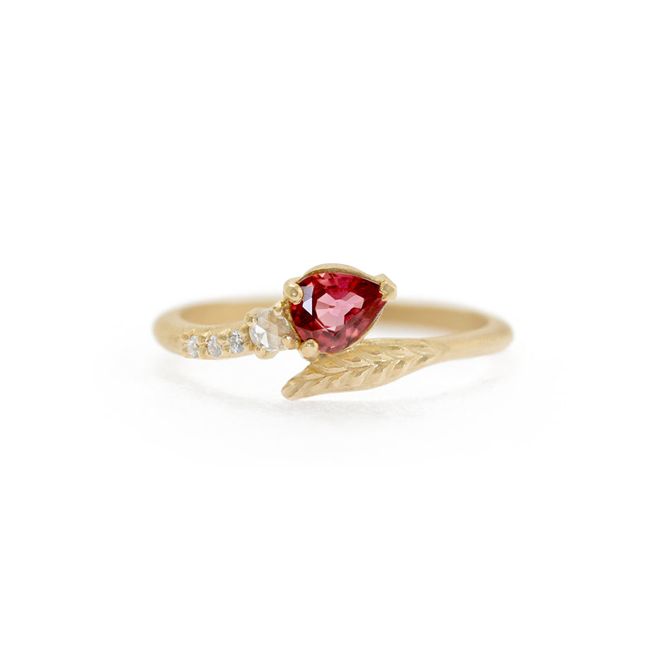 Evergreen Sinu Ring (LC8041) - Apricot Sapphire