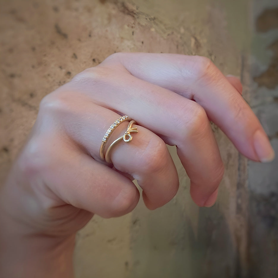 Forget Me Knot Band Yellow Gold