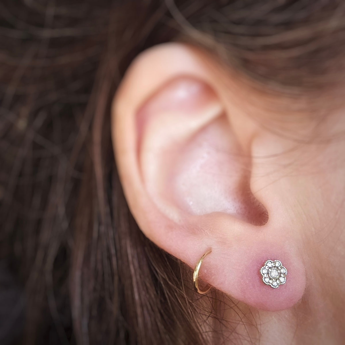 Mosaic Petite Posts - White Gold