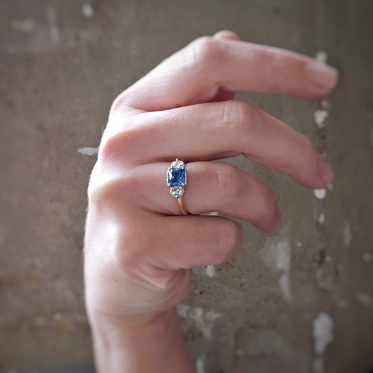 Ribbon Crown 3-Stone Ring (LC8586) - Blue Sapphire and Rose Cut Diamonds