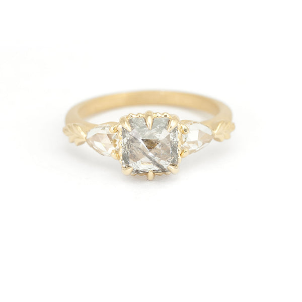 Ceremony_Ivy_Gold_0546_412x577