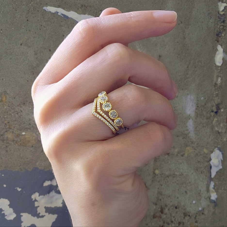 Pave Slender Soft V Guard - Yellow Gold