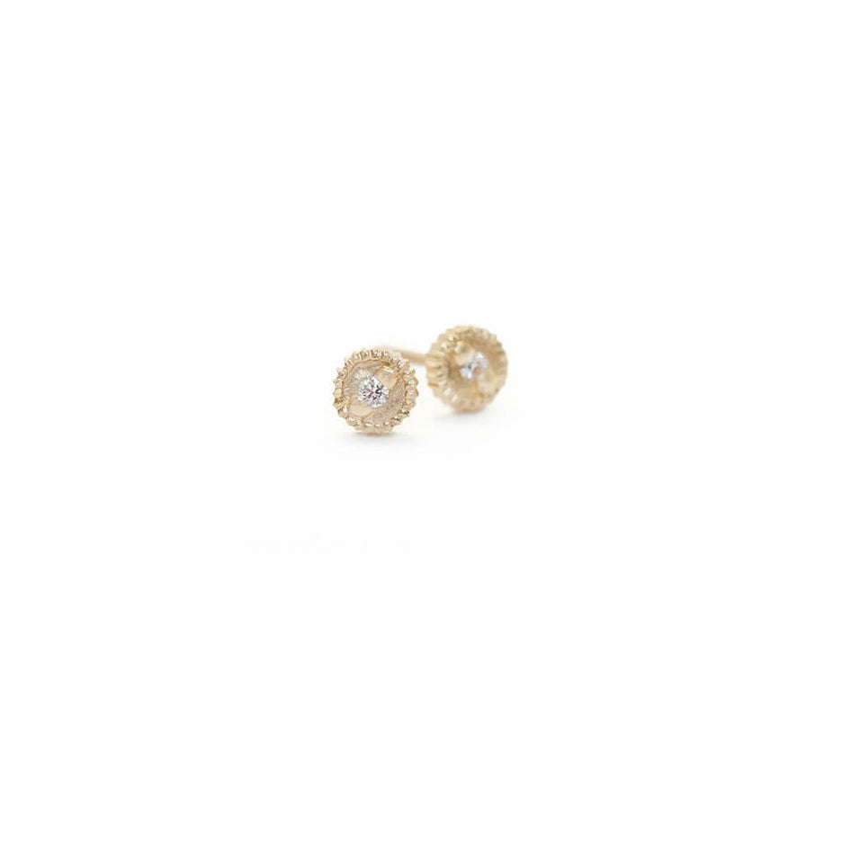 Ribbed Relic Round Studs - Yellow Gold