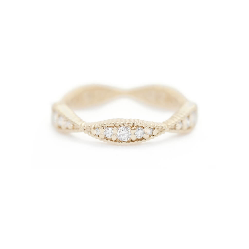 Ribbed Nestle Eternity Band - Yellow Gold
