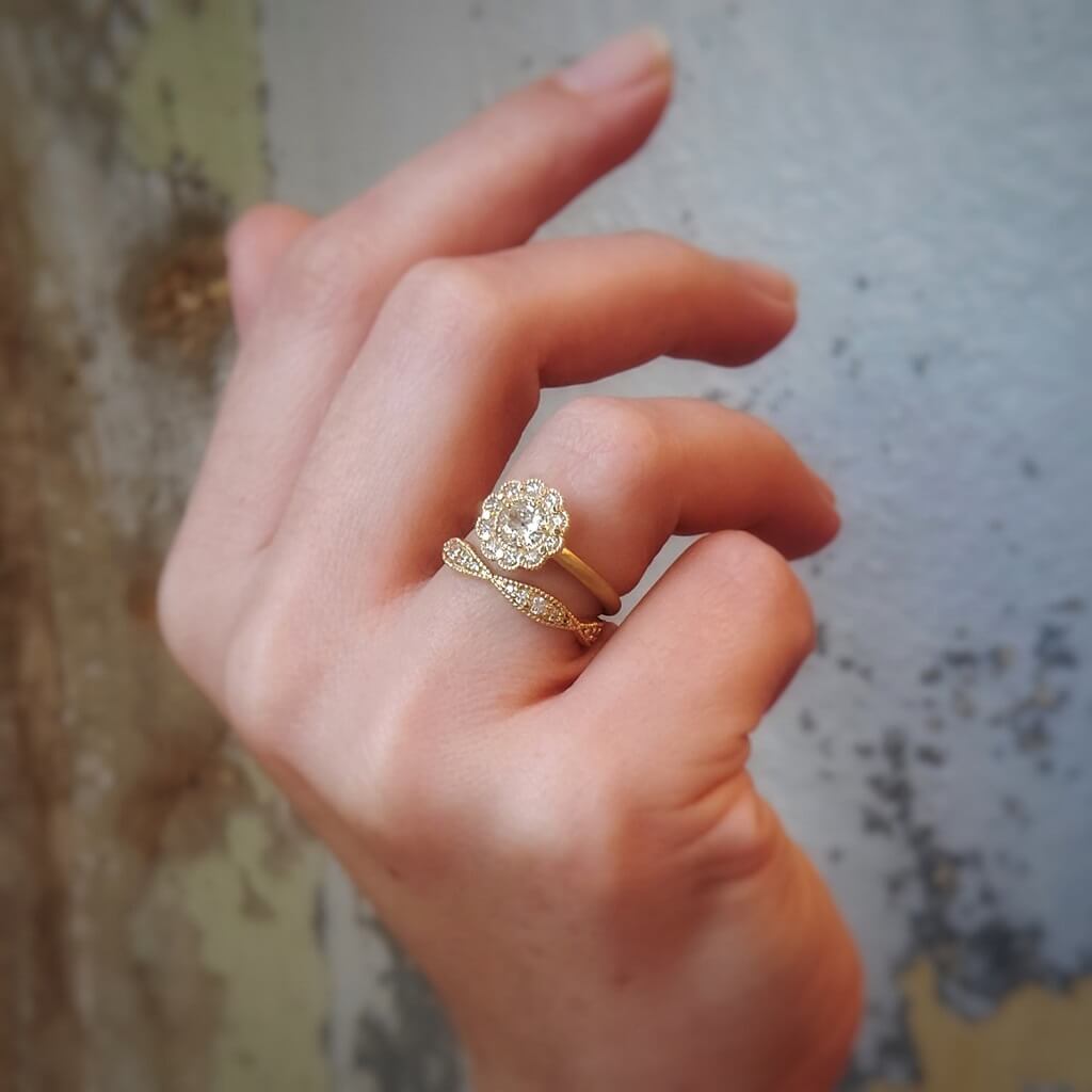 Ribbed Nestle Eternity Band - Yellow Gold