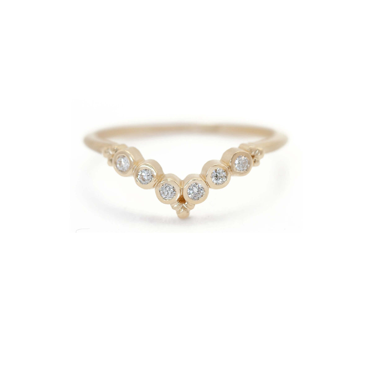 wedding V guard in yellow gold with bezel set diamonds angle 1